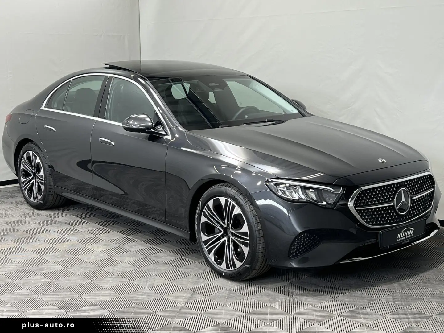 MERCEDES-BENZ E 220 d Avantgarde Advanced Pano Distr&hellip;