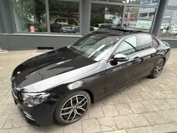 MERCEDES-BENZ E 220 d Panorama AMG Line LED Night-Paket