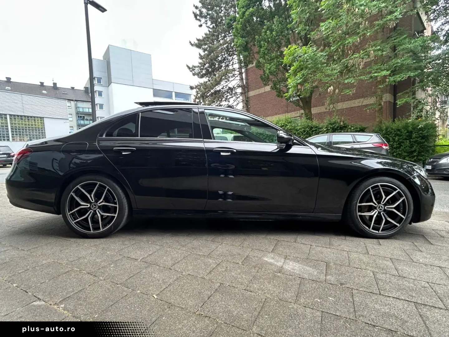 MERCEDES-BENZ E 220 d Panorama AMG Line LED Night-Paket