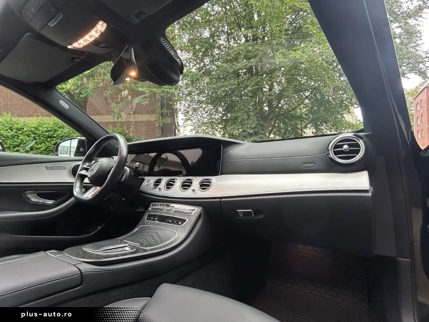 MERCEDES-BENZ E 220 d Panorama AMG Line LED Night-Paket