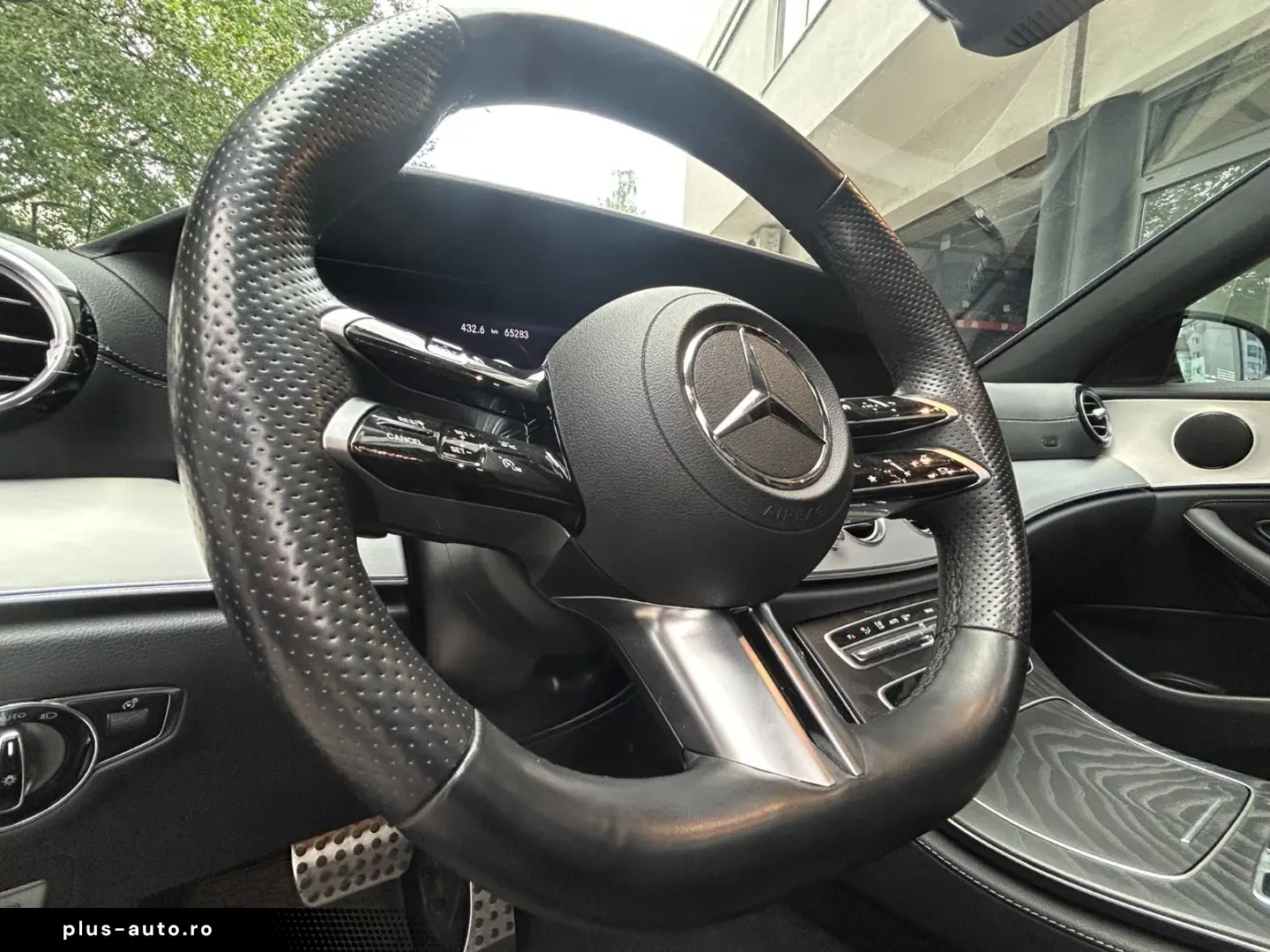 MERCEDES-BENZ E 220 d Panorama AMG Line LED Night-Paket