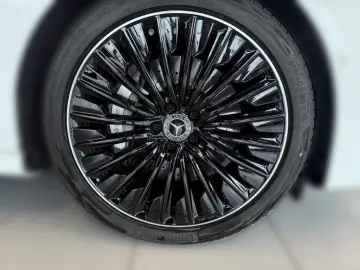 MERCEDES-BENZ E 220 d AMG  20''  Night  Hu…