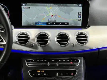 MERCEDES-BENZ E 220 d Avantgarde Multibeam Panorama …
