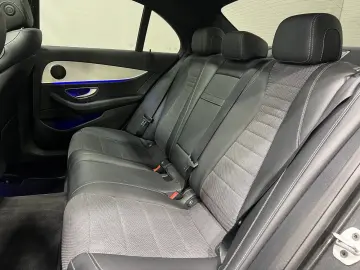 MERCEDES-BENZ E 220 d Avantgarde Multibeam Panorama …