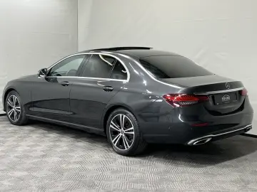 MERCEDES-BENZ E 220 d Avantgarde Multibeam Panorama …