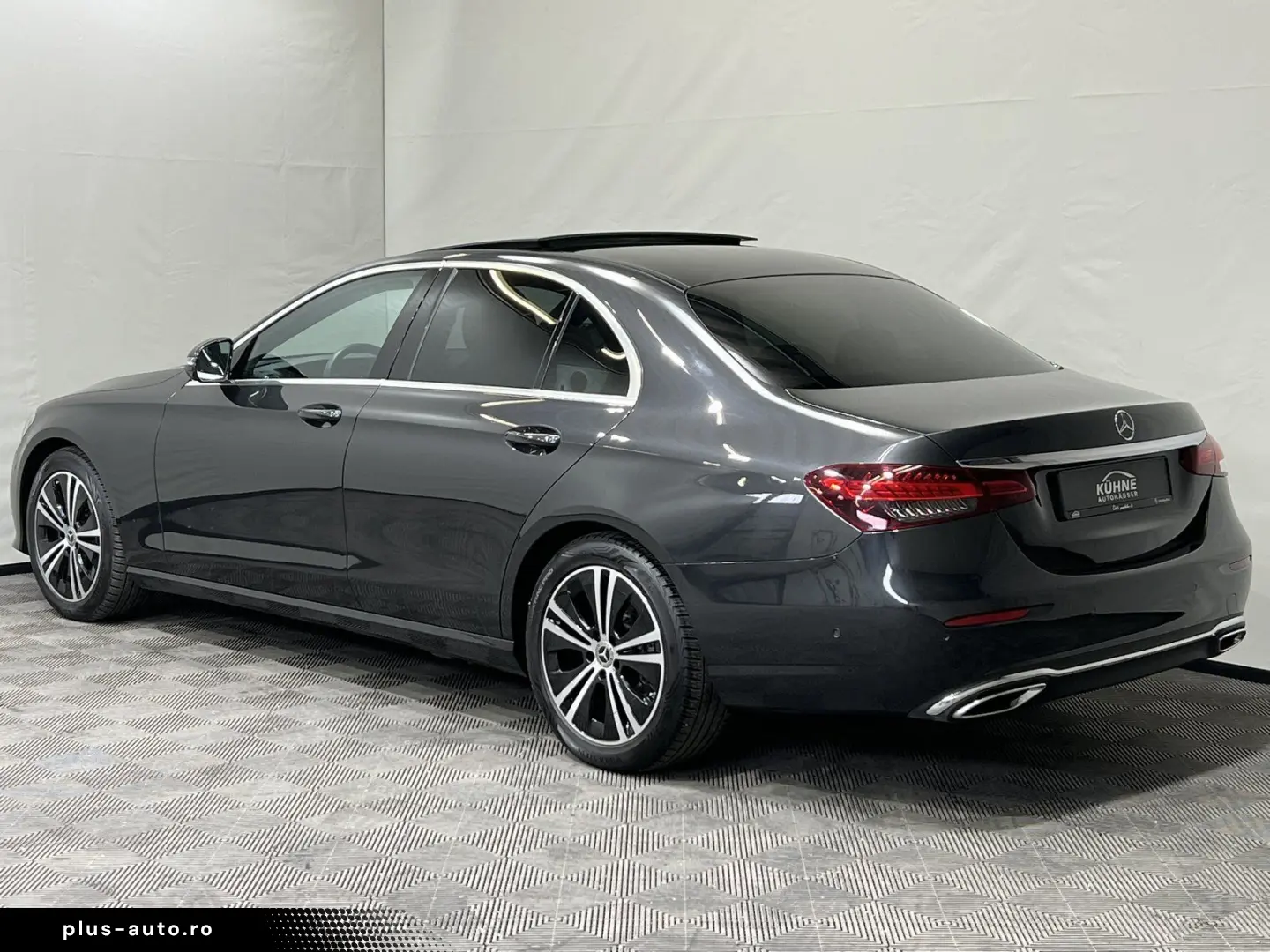 MERCEDES-BENZ E 220 d Avantgarde Multibeam Panorama &hellip;