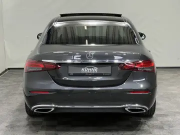 MERCEDES-BENZ E 220 d Avantgarde Multibeam Panorama …