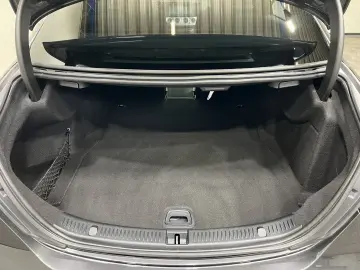 MERCEDES-BENZ E 220 d Avantgarde Multibeam Panorama …