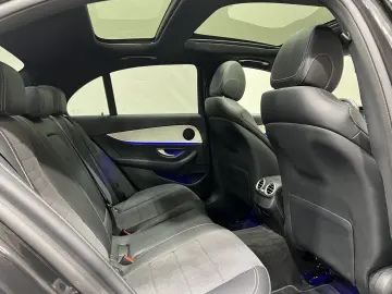 MERCEDES-BENZ E 220 d Avantgarde Multibeam Panorama …