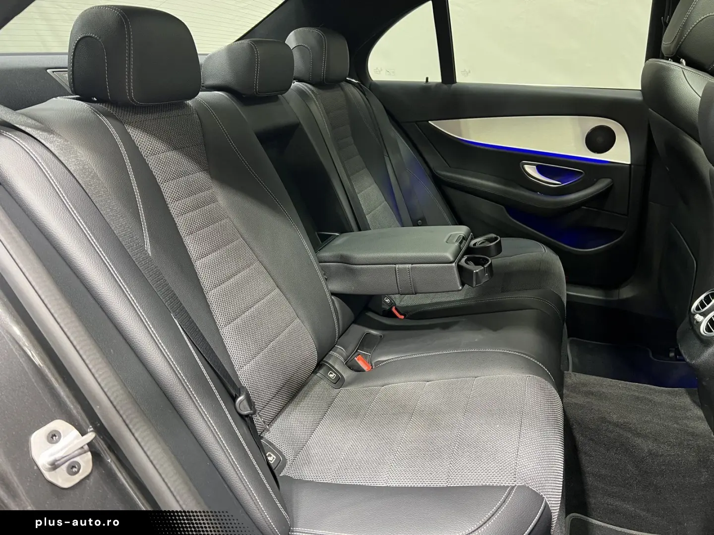 MERCEDES-BENZ E 220 d Avantgarde Multibeam Panorama &hellip;