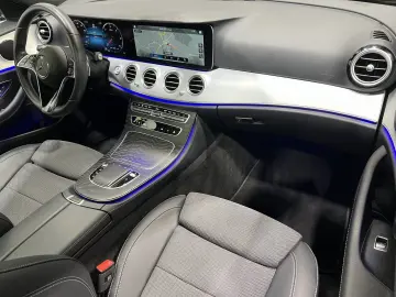 MERCEDES-BENZ E 220 d Avantgarde Multibeam Panorama …