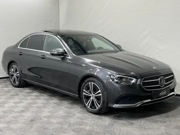 MERCEDES-BENZ E 220 d Avantgarde Multibeam Panorama …