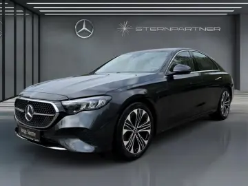 MERCEDES-BENZ E 220 d AVANTGARDE PANO KAMERA CARPLAY MBUX