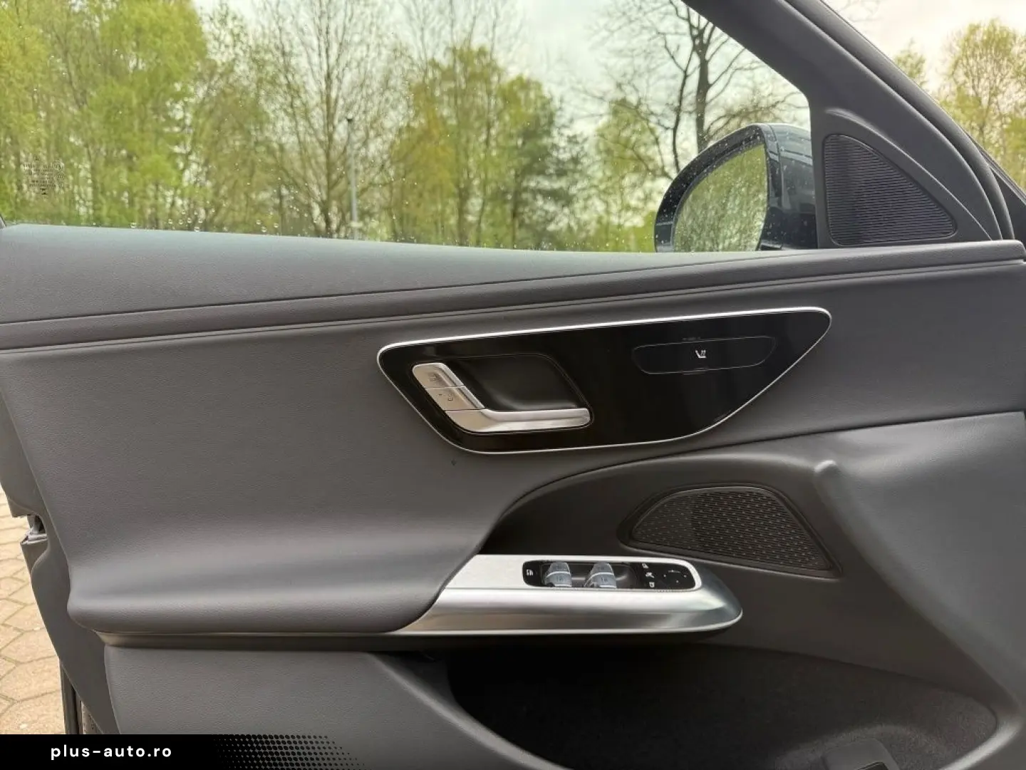 MERCEDES-BENZ E 220 d AVANTGARDE PANO KAMERA CARPLAY MBUX