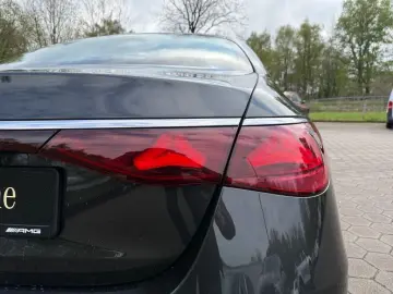 MERCEDES-BENZ E 220 d AVANTGARDE PANO KAMERA CARPLAY MBUX