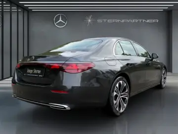 MERCEDES-BENZ E 220 d AVANTGARDE PANO KAMERA CARPLAY MBUX