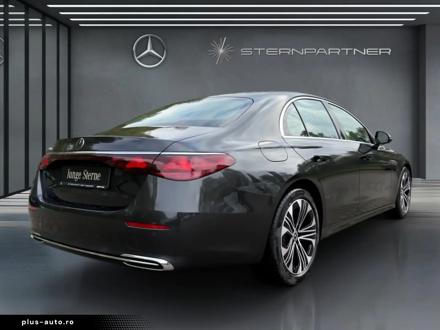 MERCEDES-BENZ E 220 d AVANTGARDE PANO KAMERA CARPLAY MBUX