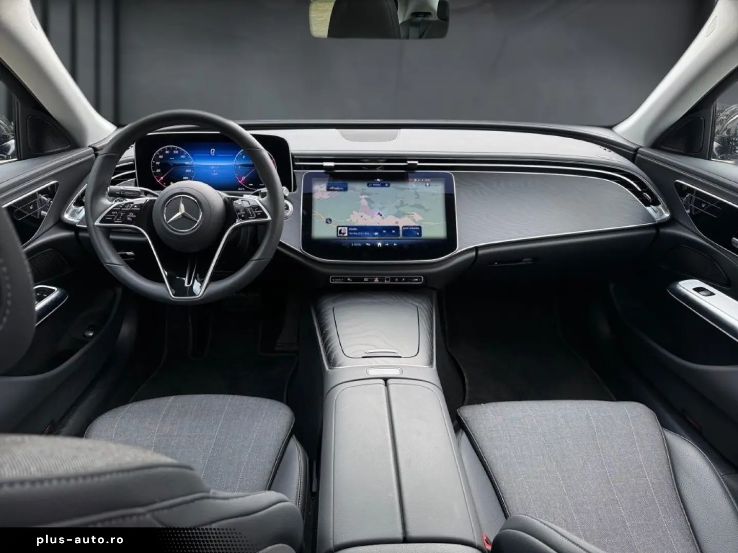 MERCEDES-BENZ E 220 d AVANTGARDE PANO KAMERA CARPLAY MBUX