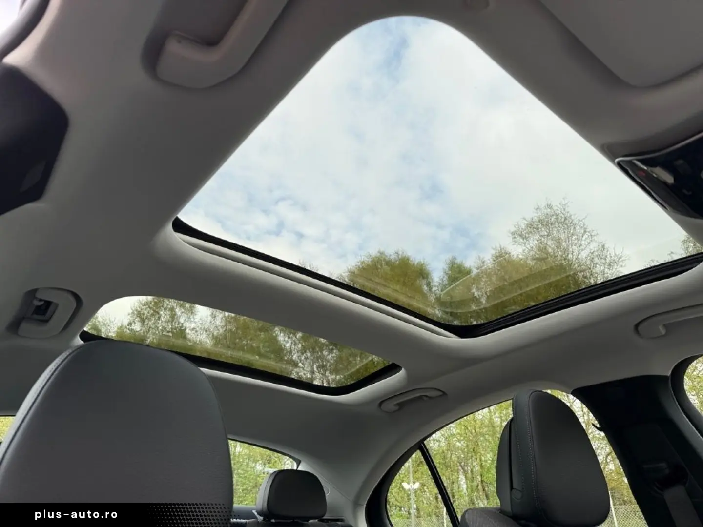 MERCEDES-BENZ E 220 d AVANTGARDE PANO KAMERA CARPLAY MBUX