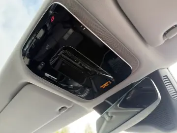 MERCEDES-BENZ E 220 d AVANTGARDE PANO KAMERA CARPLAY MBUX