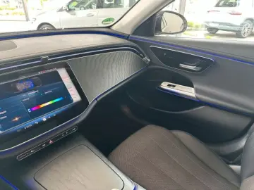 MERCEDES-BENZ E 220 d Avantgarde PANORAMA DISTRONIC …