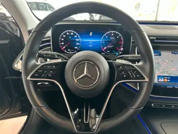 MERCEDES-BENZ E 220 d Avantgarde PANORAMA DISTRONIC …
