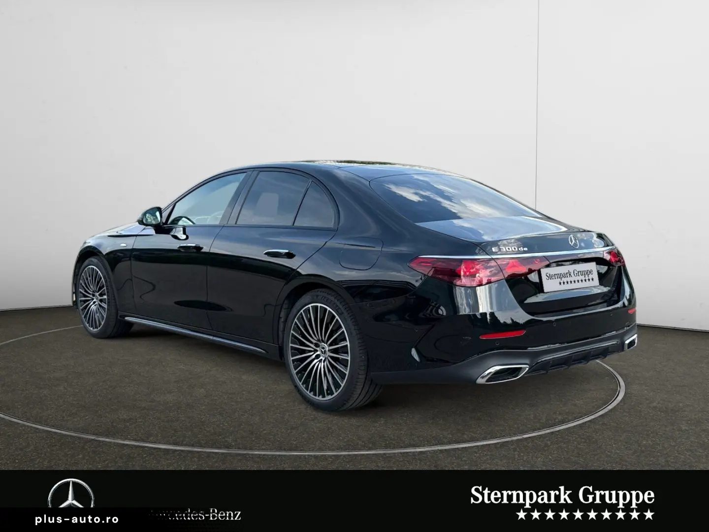 MERCEDES-BENZ E 300 de AMG  Superscreen Pano Airmatic Bur4D
