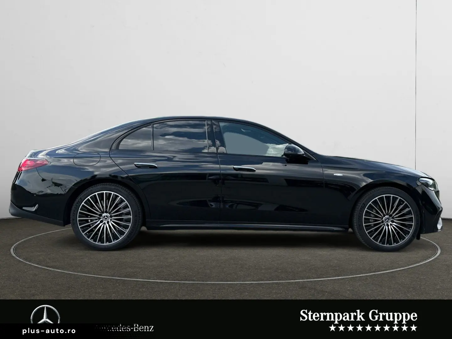 MERCEDES-BENZ E 300 de AMG  Superscreen Pano Airmatic Bur4D