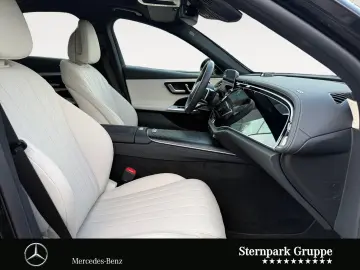 MERCEDES-BENZ E 300 de AMG  Superscreen Pano Airmatic Bur4D