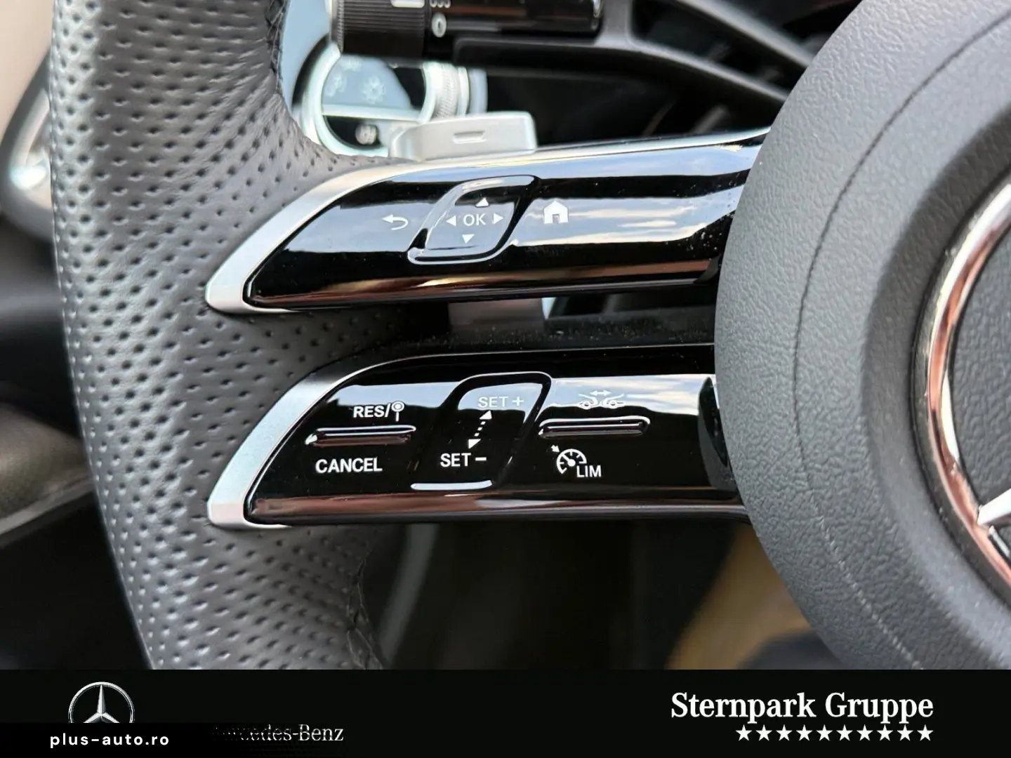 MERCEDES-BENZ E 300 de AMG  Superscreen Pano Airmatic Bur4D