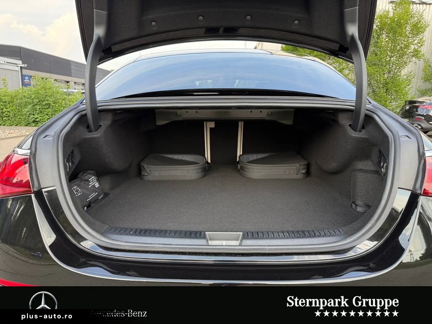 MERCEDES-BENZ E 300 de AMG  Superscreen Pano Airmatic Bur4D