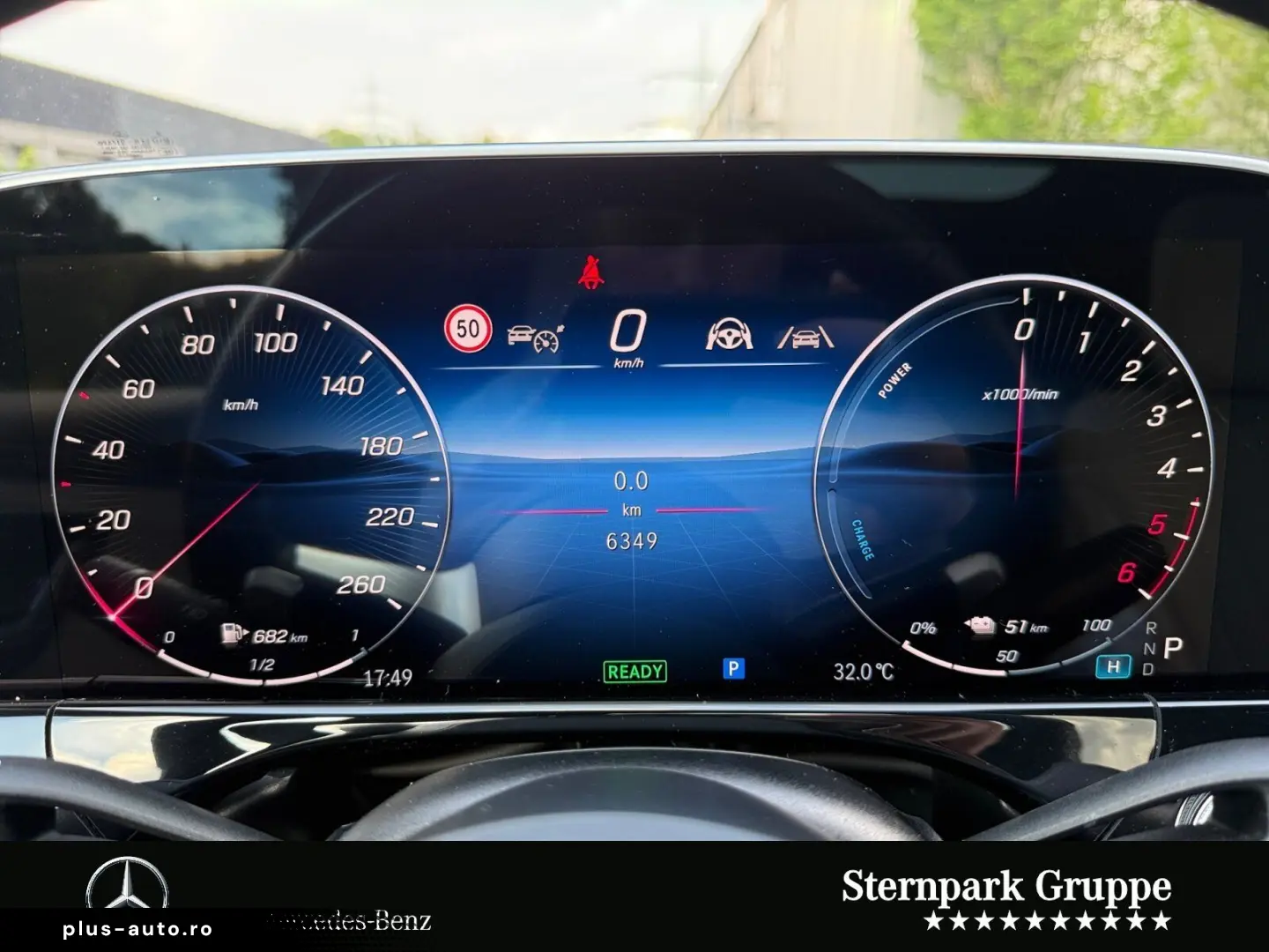 MERCEDES-BENZ E 300 de AMG  Superscreen Pano Airmatic Bur4D