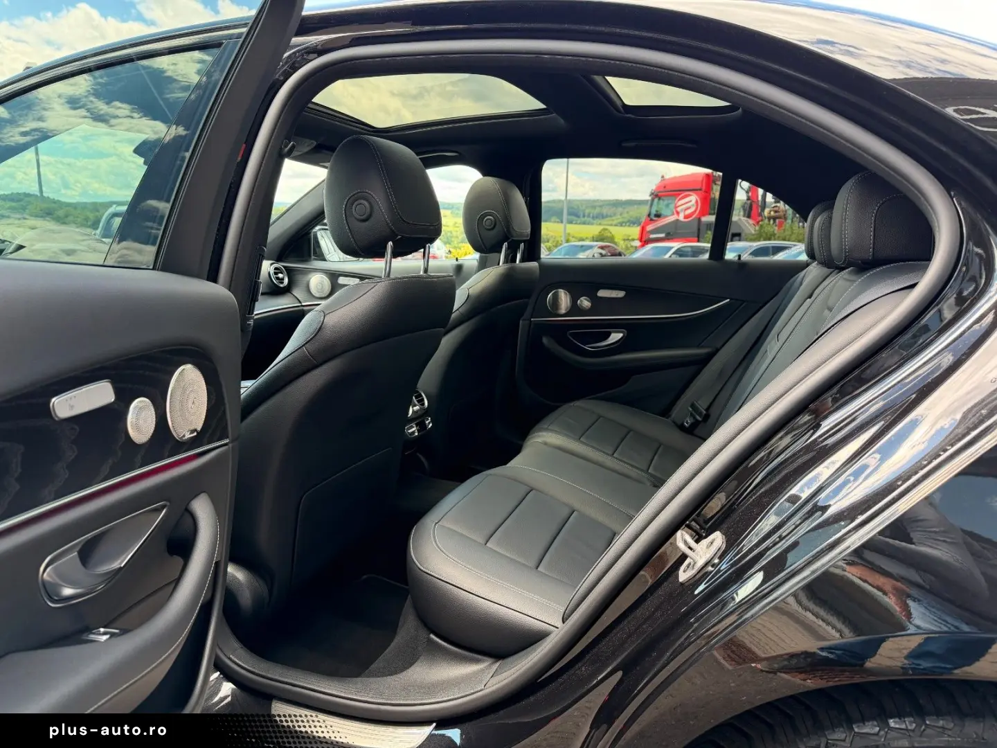 MERCEDES-BENZ E 220 d Avantgarde Night Burm Pano Memory ILS