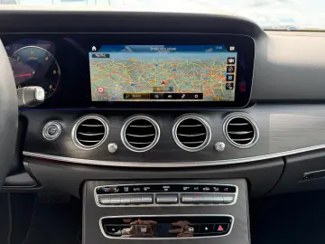 MERCEDES-BENZ E 220 d Avantgarde Night Burm Pano Memory ILS
