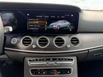 MERCEDES-BENZ E 220 d Avantgarde Night Burm Pano Memory ILS