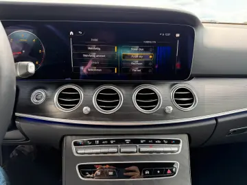 MERCEDES-BENZ E 220 d Avantgarde Night Burm Pano Memory ILS