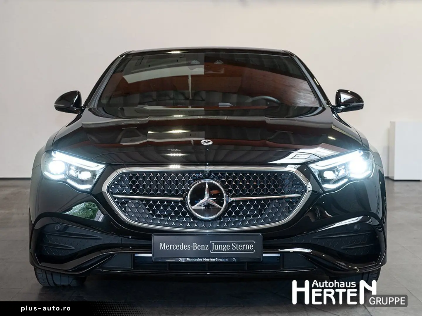 MERCEDES-BENZ E 220 d AMG NIGHT 20  PANO HUD SUPERSCREEN 3D