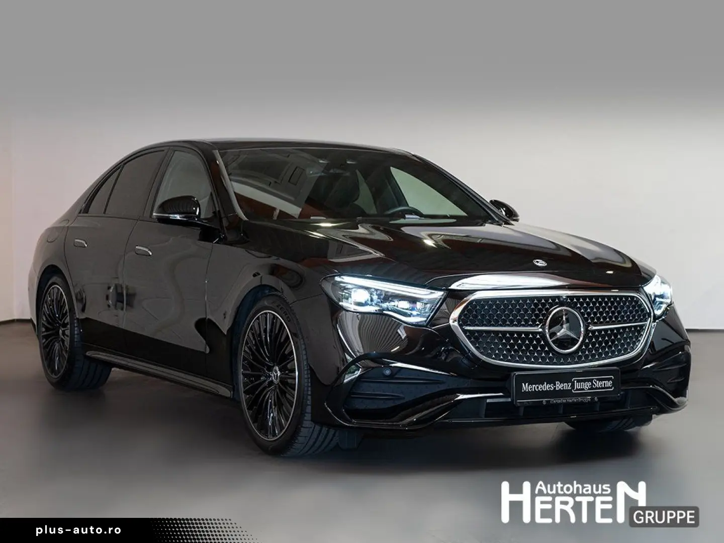 MERCEDES-BENZ E 220 d AMG NIGHT 20  PANO HUD SUPERSCREEN 3D