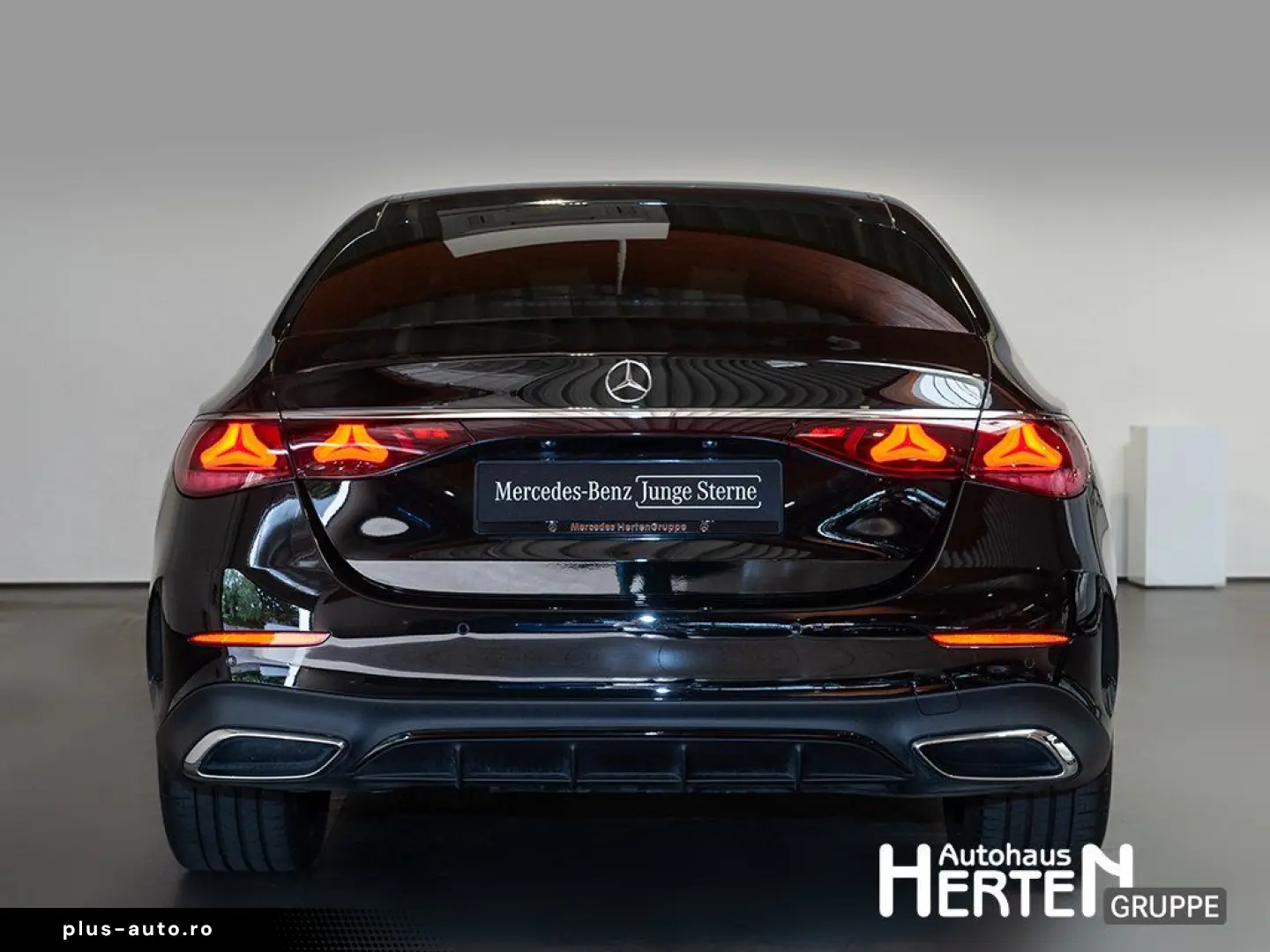 MERCEDES-BENZ E 220 d AMG NIGHT 20  PANO HUD SUPERSCREEN 3D