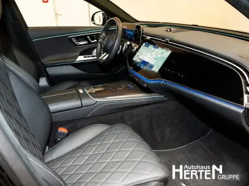 MERCEDES-BENZ E 220 d AMG NIGHT 20  PANO HUD SUPERSCREEN 3D