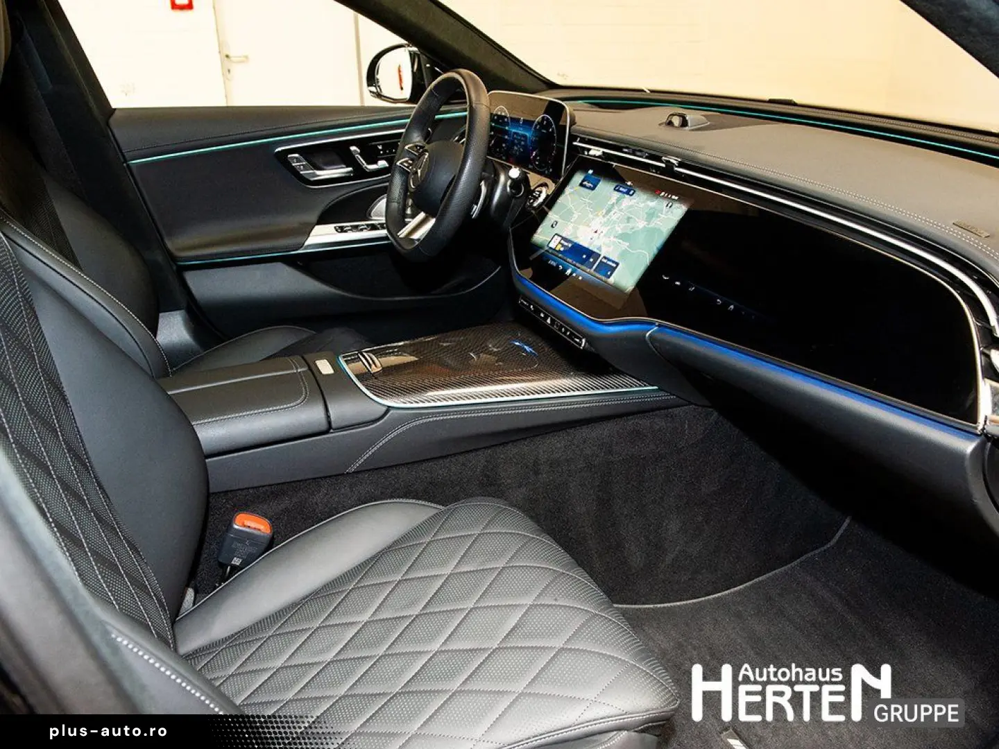 MERCEDES-BENZ E 220 d AMG NIGHT 20  PANO HUD SUPERSCREEN 3D
