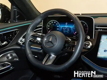 MERCEDES-BENZ E 220 d AMG NIGHT 20  PANO HUD SUPERSCREEN 3D