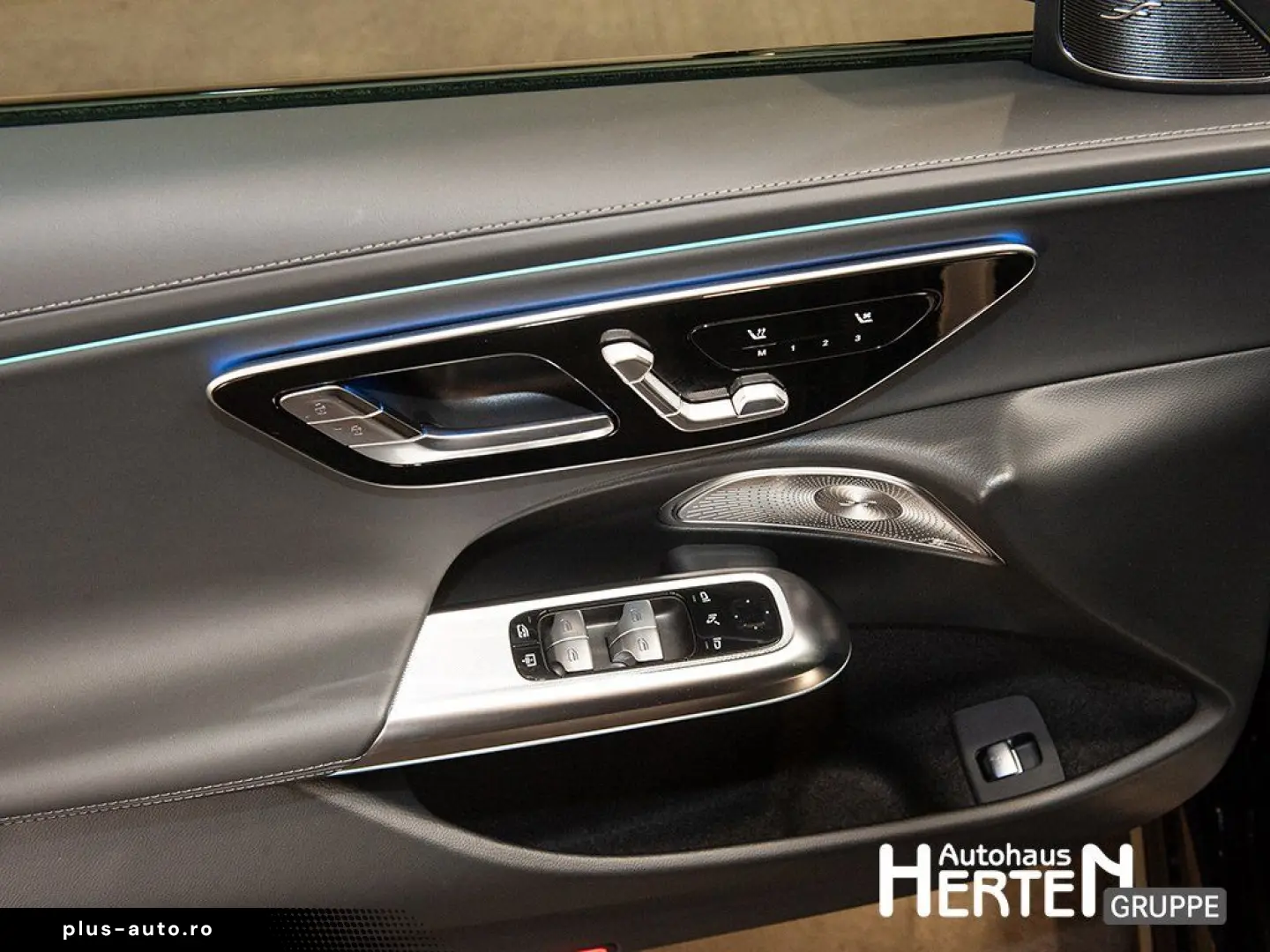 MERCEDES-BENZ E 220 d AMG NIGHT 20  PANO HUD SUPERSCREEN 3D
