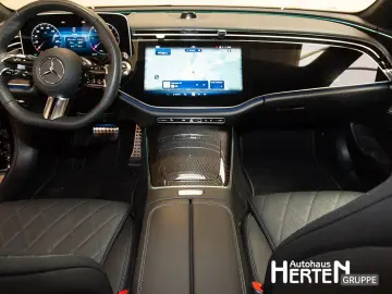MERCEDES-BENZ E 220 d AMG NIGHT 20  PANO HUD SUPERSCREEN 3D