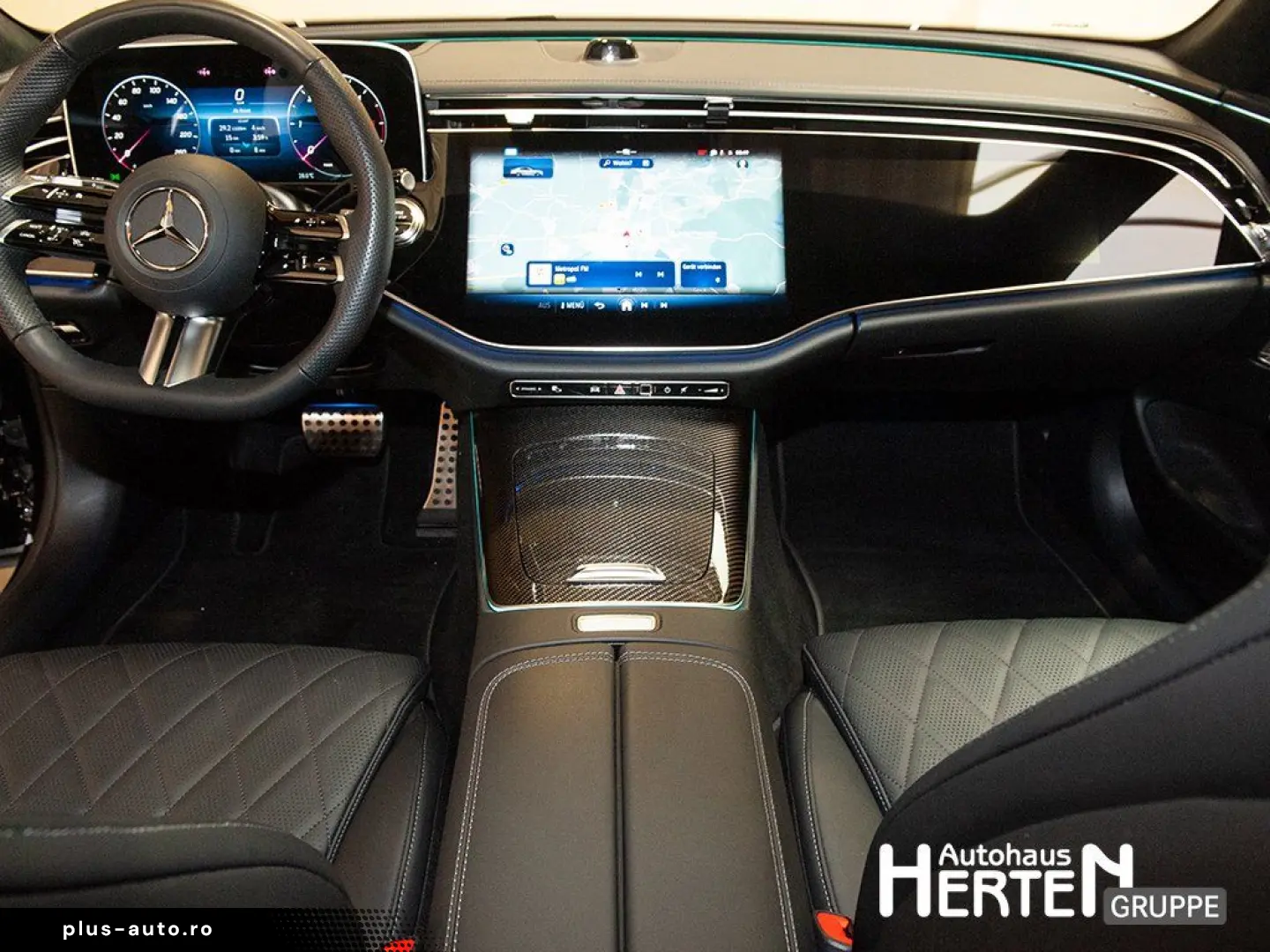 MERCEDES-BENZ E 220 d AMG NIGHT 20  PANO HUD SUPERSCREEN 3D