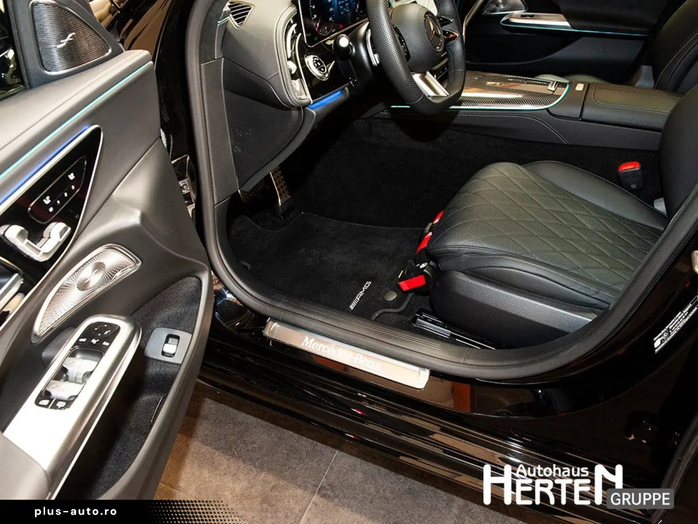MERCEDES-BENZ E 220 d AMG NIGHT 20  PANO HUD SUPERSCREEN 3D