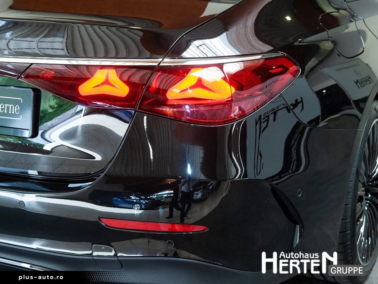 MERCEDES-BENZ E 220 d AMG NIGHT 20  PANO HUD SUPERSCREEN 3D