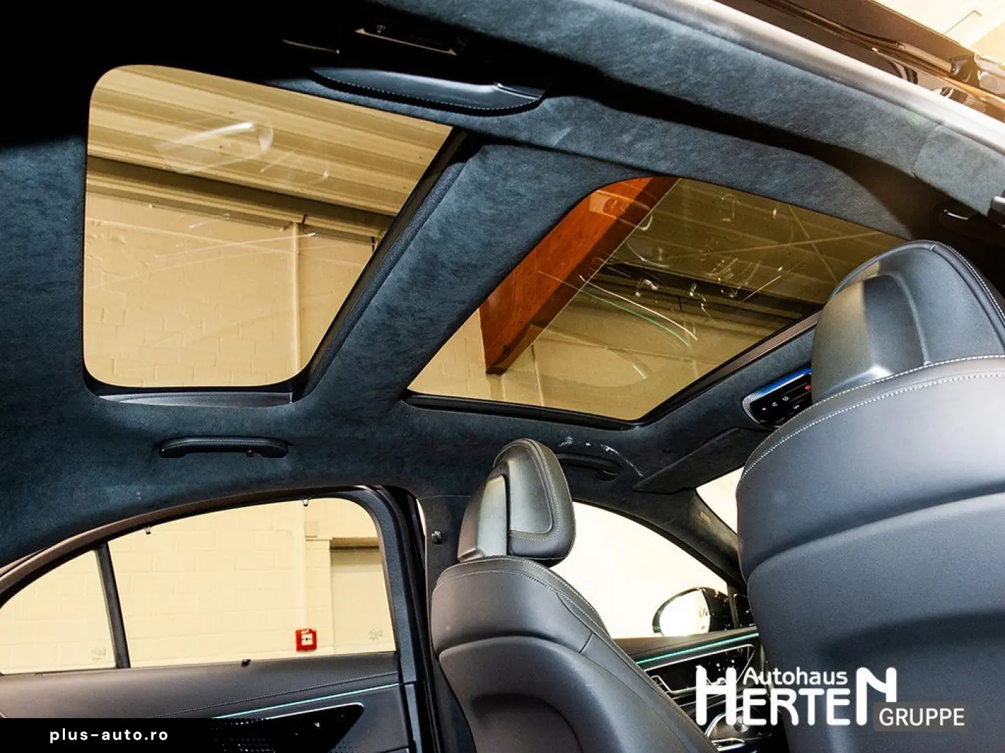 MERCEDES-BENZ E 220 d AMG NIGHT 20  PANO HUD SUPERSCREEN 3D
