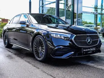 MERCEDES-BENZ E 220 d AMG Pano Distronic LED Kamera 20Zoll