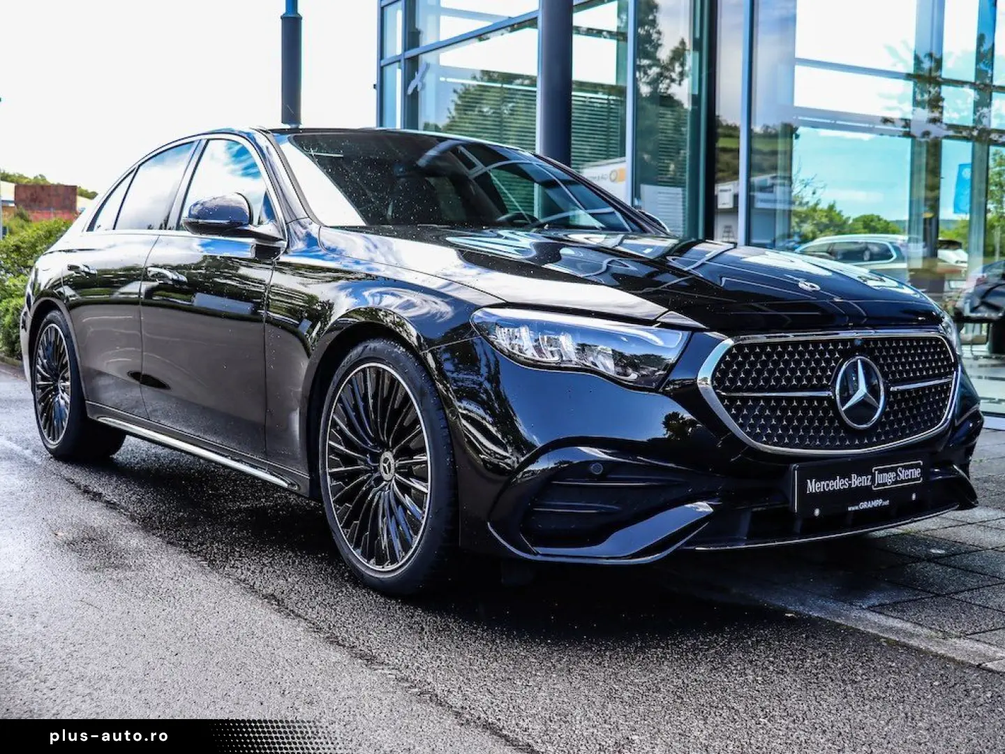 MERCEDES-BENZ E 220 d AMG Pano Distronic LED Kamera 20Zoll